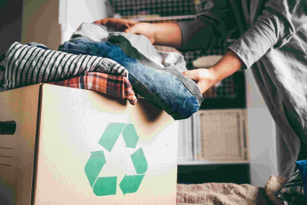abbigliamento sostenibile di seconda mano